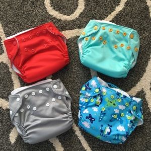 4 Fuzzibunz cloth diapers-very lightly used-Small